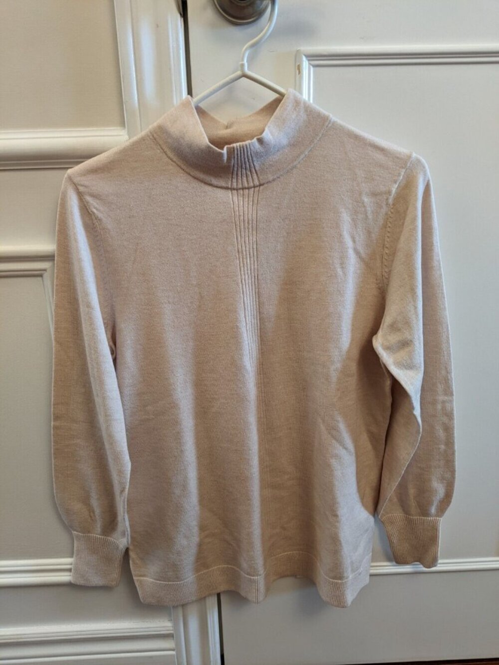 Olsen women's sweater size medium new
